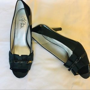 Open Toe Black pumps